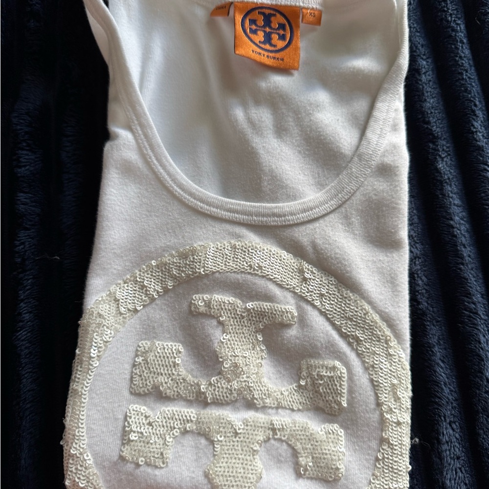 Tory Burch women white tank  Top with Sequin Emblem - Picture 2 of 6